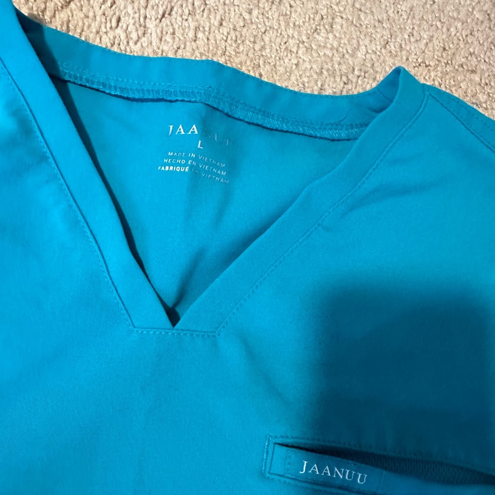 Men’s Jaanuu Scrub Top
